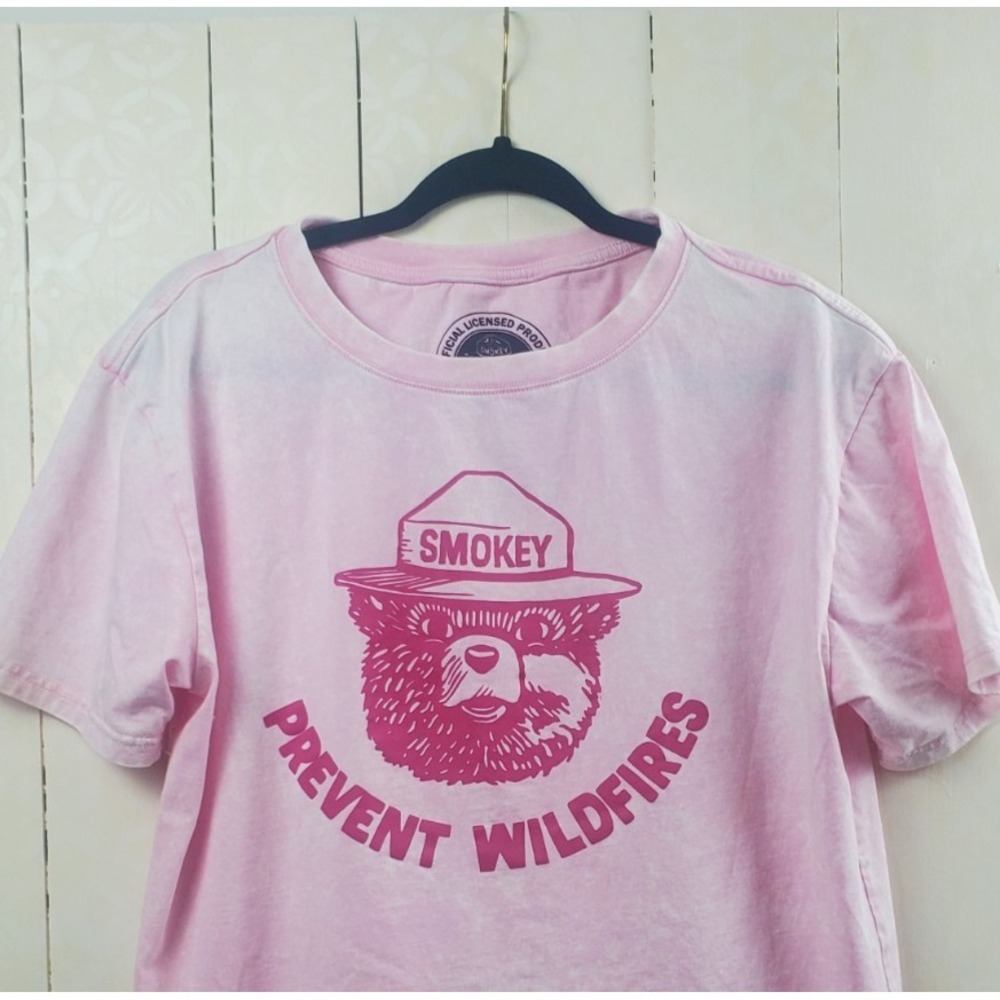 Womens Large Smokey Bear Pink Graphic T Shirt Licensed Outdoors Retro Tee - Picture 3 of 10
